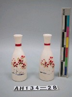藏品(日本風俗品－小酒瓶一對)的圖片